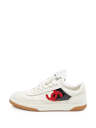 Pre-owned Chanel Lace-up Sneakers In White