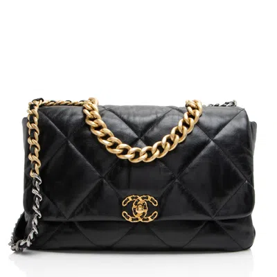 Pre-owned Chanel Lambskin 19 Maxi Flap Shoulder Bag In Black