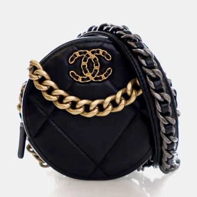 Pre-owned Chanel Lambskin 19 Round Clutch With Chain In Black