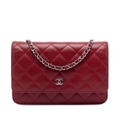 Pre-owned Chanel Lambskin Cc Quilted Lambskin Wallet On Chain In Red