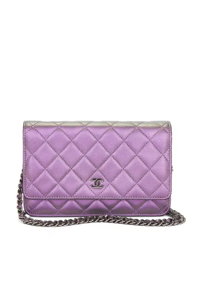 Pre-owned Chanel Lambskin Classic Iridescent Wallet On Chain In Purple