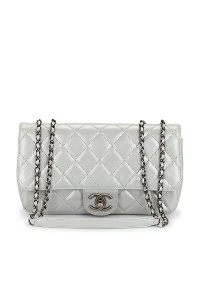 Pre-owned Chanel Lambskin Flap Bag In Gray