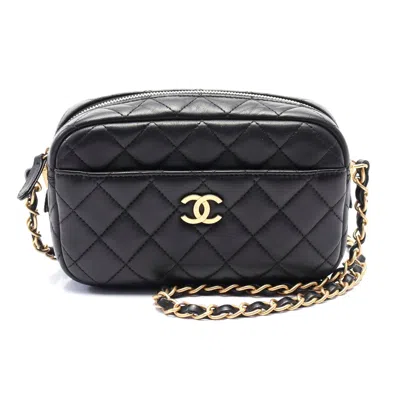 Pre-owned Chanel Lambskin Matelasse Camera Shoulder Bag In Black