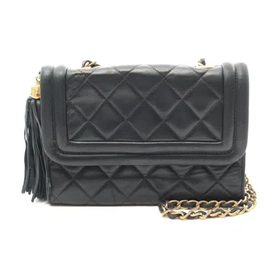 Pre-owned Chanel Lambskin Matelasse Shoulder Bag Green