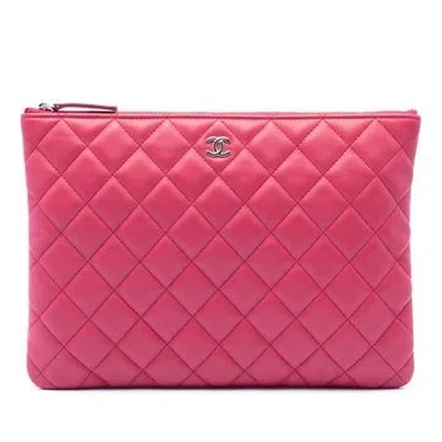 Pre-owned Chanel Lambskin Medium Quilted Lambskin O Case Clutch In Pink
