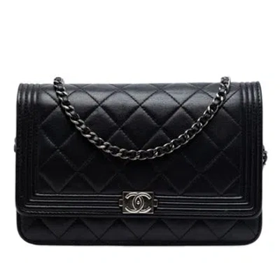 Pre-owned Chanel Lambskin Quilted Lambskin Boy Wallet On Chain In Black