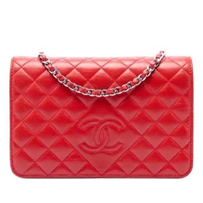Pre-owned Chanel Lambskin Stitched Cc Quilted Lambskin Wallet On Chain In Red