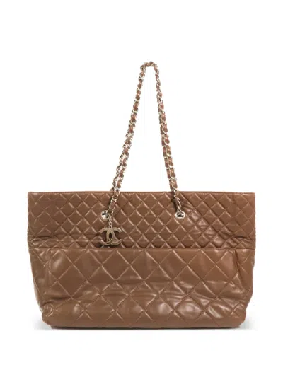 Pre-owned Chanel Large Chain-strap Tote Bag In Brown