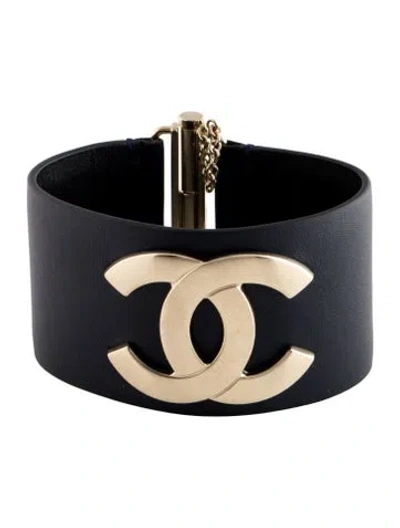 Pre-owned Chanel Leather Cc Cuff, 7.75" In Blue