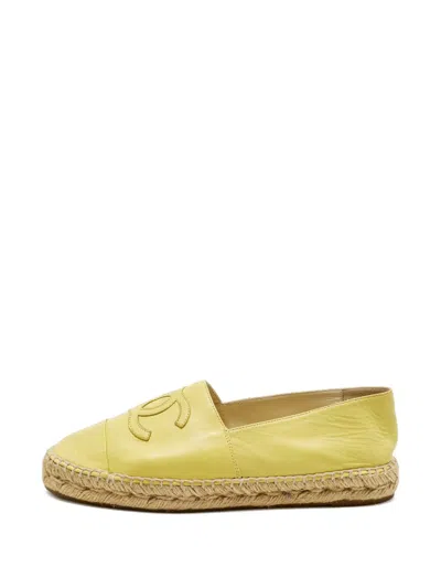 Pre-owned Chanel Leather Cc Espadrilles In Yellow