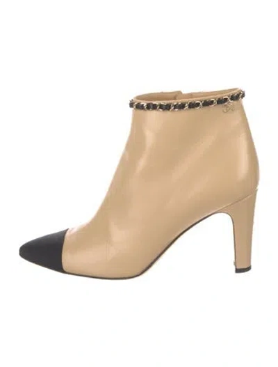 Pre-owned Chanel Leather Chain-link Accents Boots In Neutral