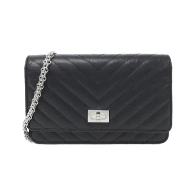 Pre-owned Chanel Leather Chain/shoulder Wallet () In Black