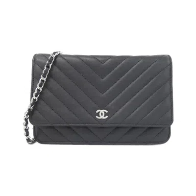 Pre-owned Chanel Leather Chain/shoulder Wallet () In Black
