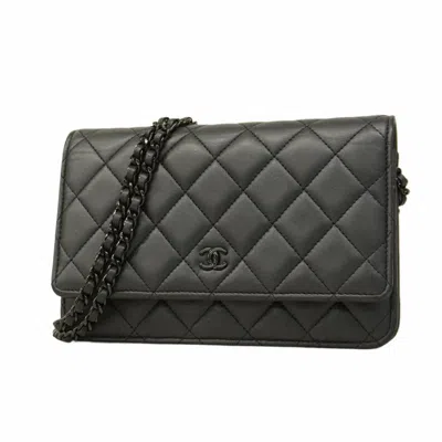 Pre-owned Chanel Leather Chain/shoulder Wallet () In Black
