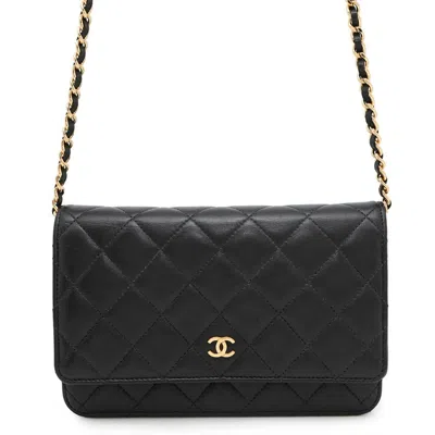 Pre-owned Chanel Leather Chain/shoulder Wallet () In Black