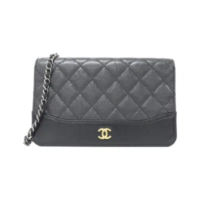 Pre-owned Chanel Leather Chain/shoulder Wallet () In Black