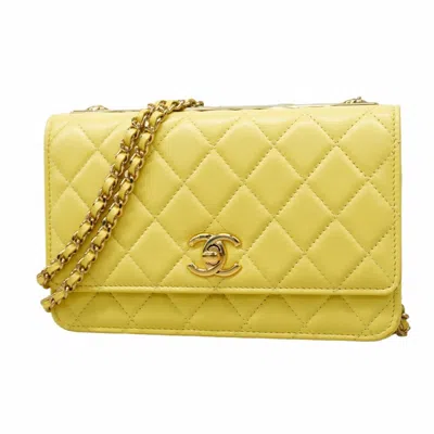 Pre-owned Chanel Leather Chain/shoulder Wallet () In Yellow
