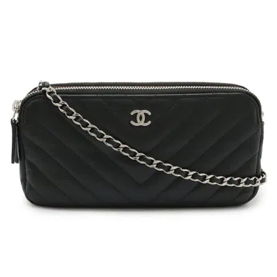 Pre-owned Chanel Leather Clutch Bag () In Black