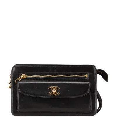 Pre-owned Chanel Leather Clutch Bag () In Black