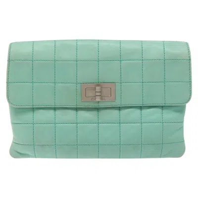 Pre-owned Chanel Leather Clutch Bag () In Green