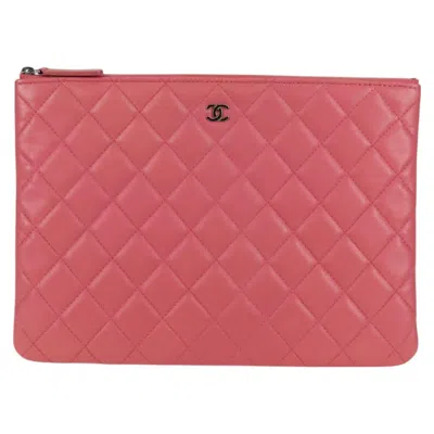 Pre-owned Chanel Leather Clutch Bag () In Pink
