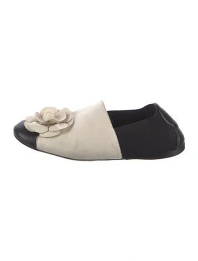 Pre-owned Chanel Leather Colorblock Pattern Flats In White