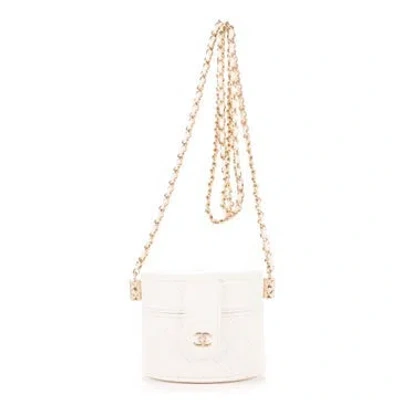 Pre-owned Chanel Leather Cosmetic Vanity Chain Crossbody In White