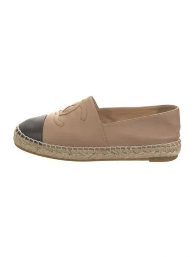 Pre-owned Chanel Leather Espadrilles In Neutral
