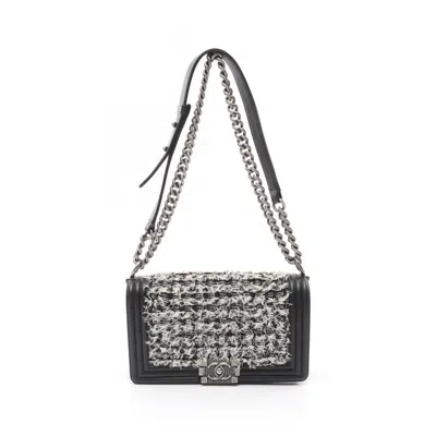 Pre-owned Chanel Leather Fabric Shoulder Bag () In Multi