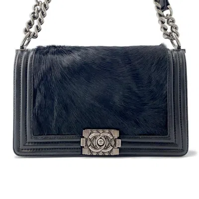 Pre-owned Chanel Leather Fur Shoulder Bag () In Black