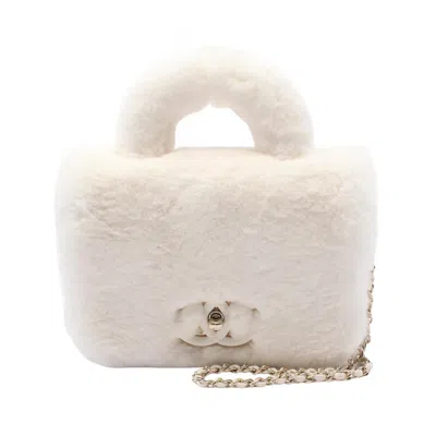 Pre-owned Chanel Leather Fur Shoulder Bag () In White