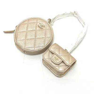 Pre-owned Chanel Leather Handbag Charm () In Gold