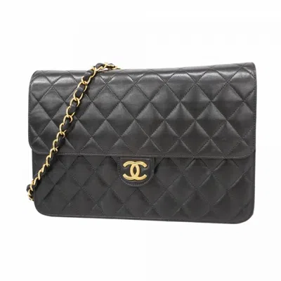 Pre-owned Chanel Leather Handbag () In Black