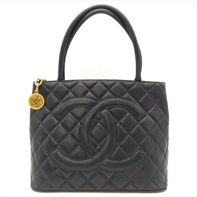 Pre-owned Chanel Leather Handbag () In Black