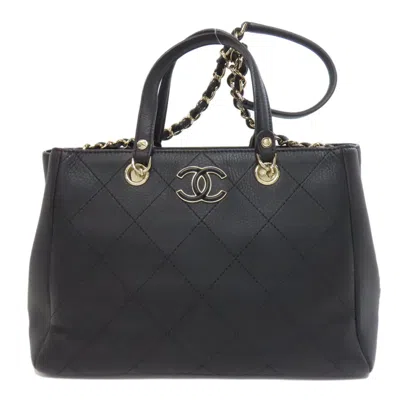 Pre-owned Chanel Leather Handbag () In Black