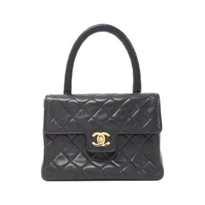 Pre-owned Chanel Leather Handbag () In Black