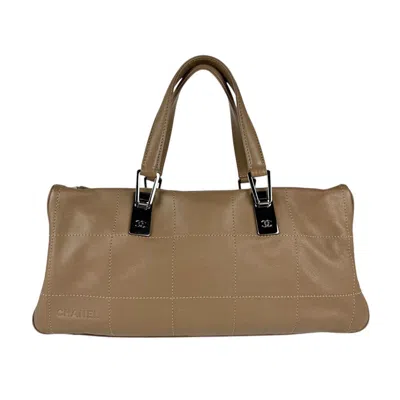 Pre-owned Chanel Leather Handbag () In Sand