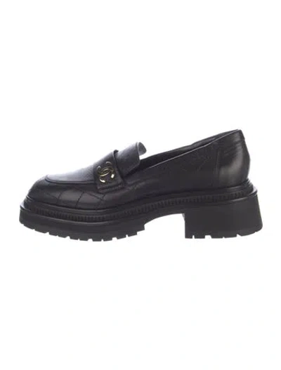 Pre-owned Chanel Leather Loafers In Black