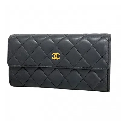 Pre-owned Chanel Leather Long Wallet (bi-fold) () In Black