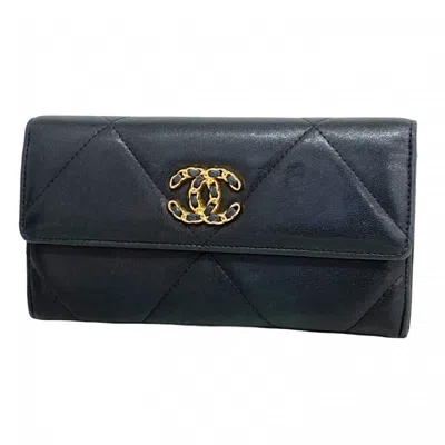 Pre-owned Chanel Leather Long Wallet (bi-fold) () In Black