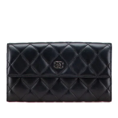 Pre-owned Chanel Leather Long Wallet (bi-fold) () In Black