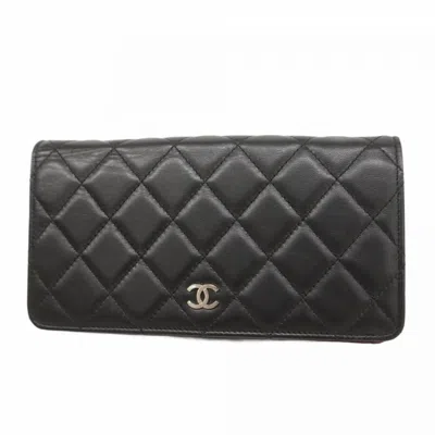 Pre-owned Chanel Leather Long Wallet (bi-fold) () In Black