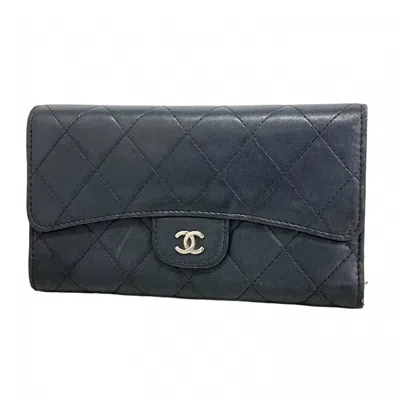 Pre-owned Chanel Leather Long Wallet (tri-fold) () In Black