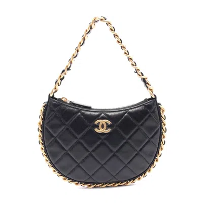 Pre-owned Chanel Leather Matelasse Shoulder Bag In Black