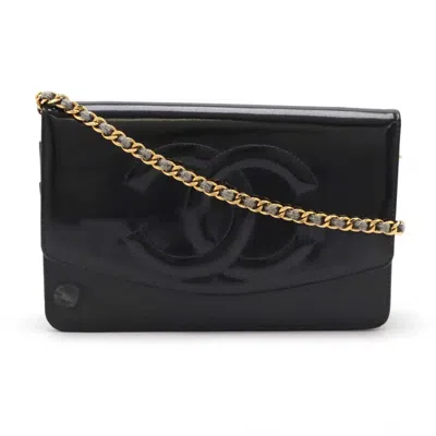 Pre-owned Chanel Leather Pochette Shoulder Bag () In Black