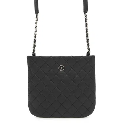 Pre-owned Chanel Leather Pochette Shoulder Bag () In Black