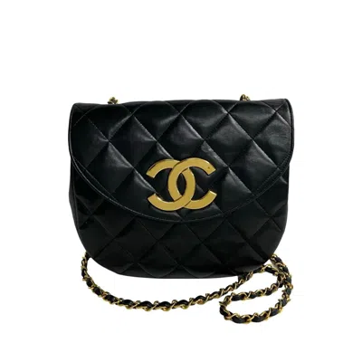 Pre-owned Chanel Leather Pochette Shoulder Bag () In Black