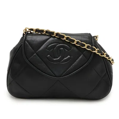 Pre-owned Chanel Leather Pochette Shoulder Bag () In Black