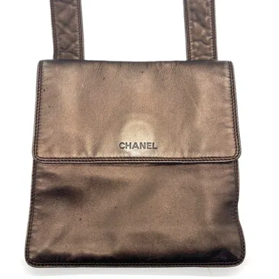 Pre-owned Chanel Leather Pochette Shoulder Bag () In Brown