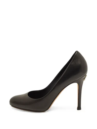 Pre-owned Chanel Leather Pumps In Black